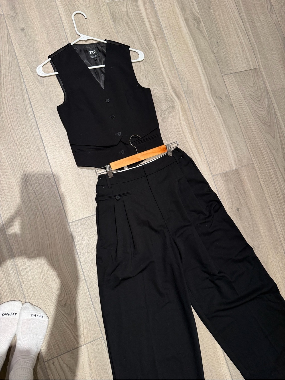 Zara Black Tailored Vest with High-Waist Wide-Leg Pants